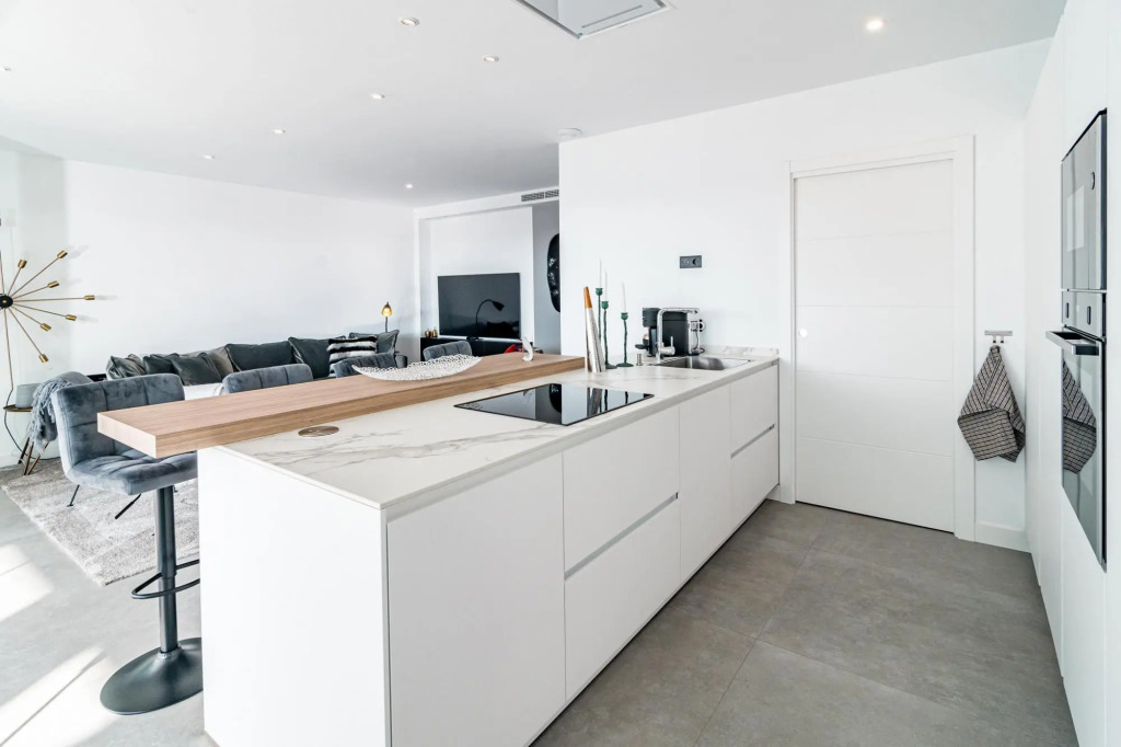 LAE13.1D- Apotel  Estepona hills by Roomservices