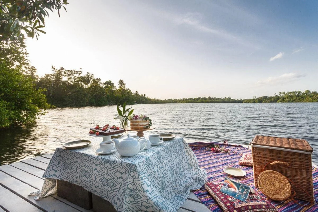 MO River House Luxury Villa