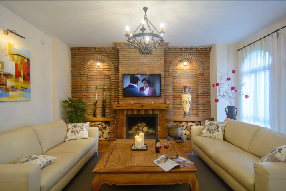 Twelve guest 6bedrooms Villa Montecarlo