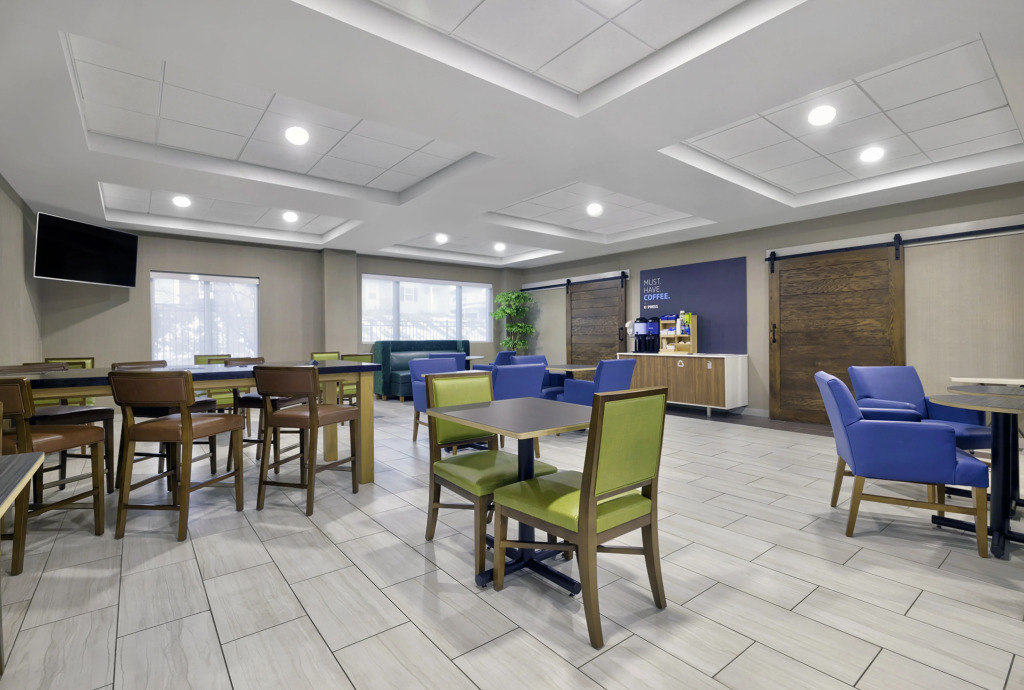 Holiday Inn Express Hotel & Suites Kansas City - Grandview by IHG