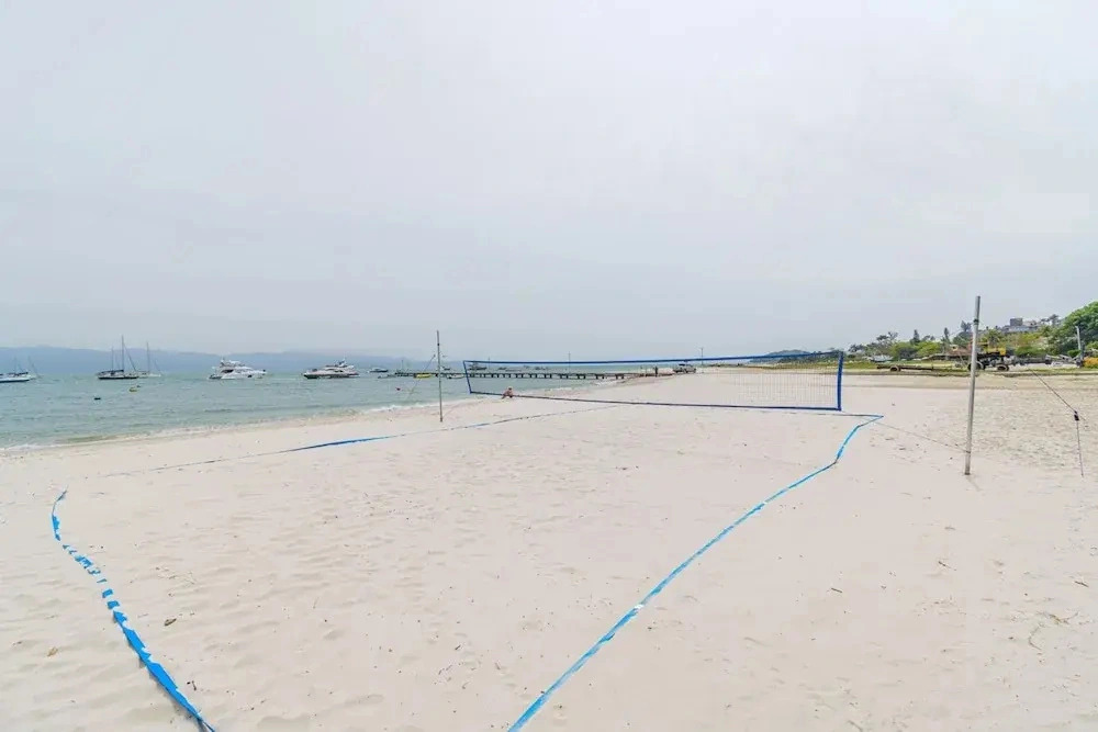 Apto P na Areia com Varanda e Churrasqueira