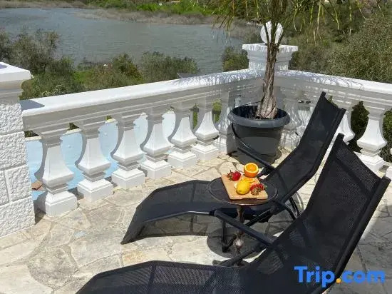 Private Villa and Pool with Lake Views and Sunset Terraces at The Grove