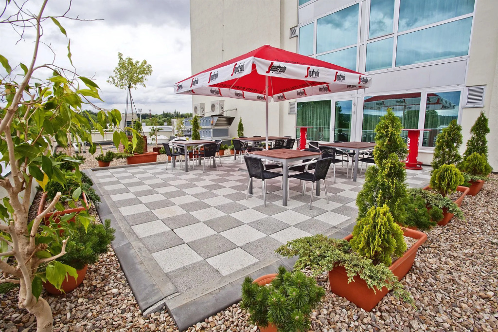 Avanti Hotel