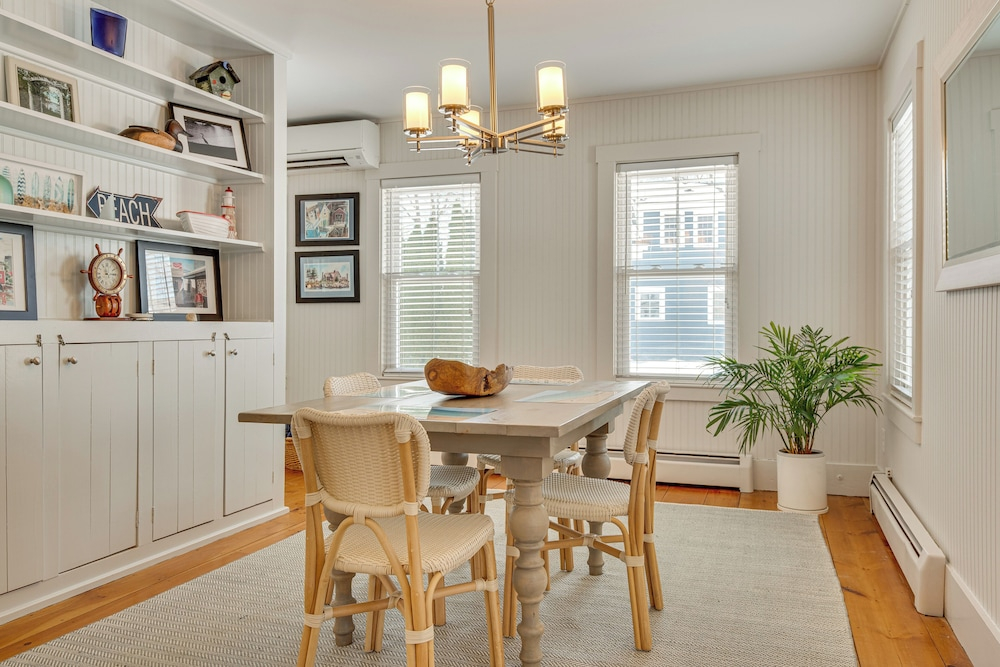 < 1 Mi to Beach! Kennebunk Cottage w/ Yard