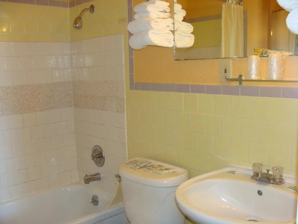 Seven Seas Inn & Suites