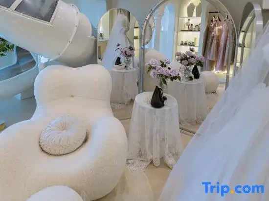 Two To Tu Hotel