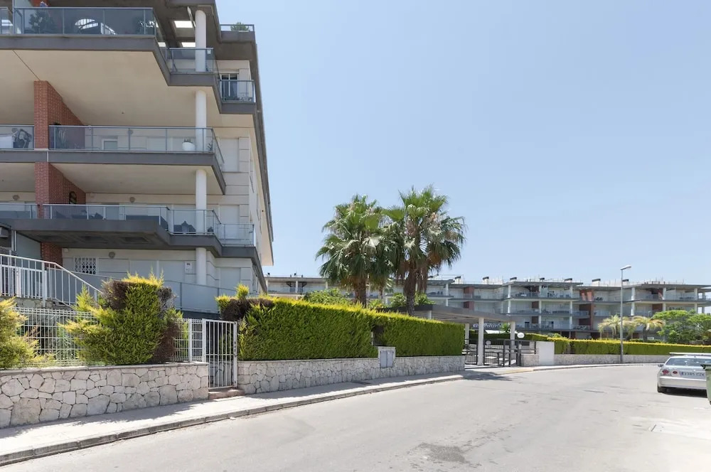 Happy - Apartment With Shared Pool in Oliva Nova