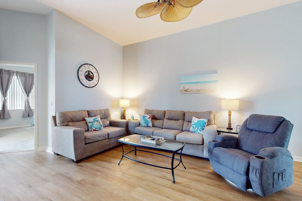 Single-story Home With Private Pool, Wifi, Central AC, WD and Full Kitchen