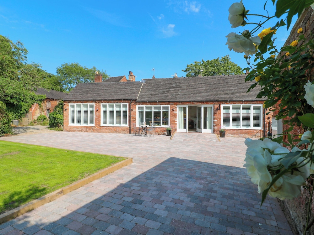 The Canalside Cottage