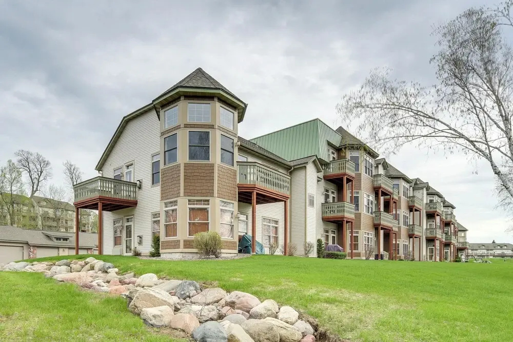 Cozy Birchwood Condo on Tagalong Golf Course!