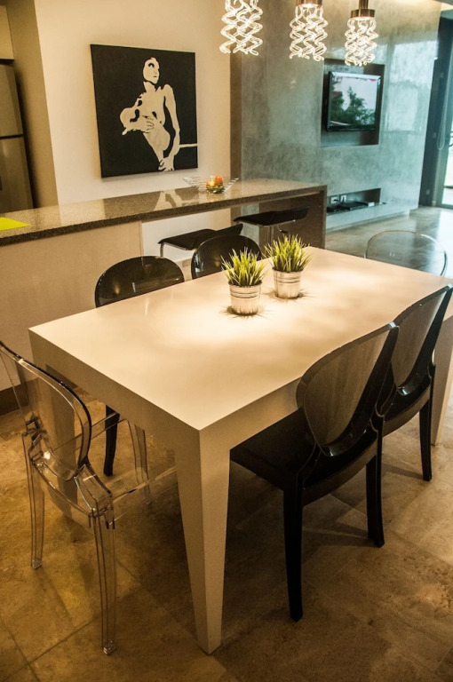 DC 2201 -  2 BEDROOM + NEAR BEACH + STEPS from 5th AV. - Apts