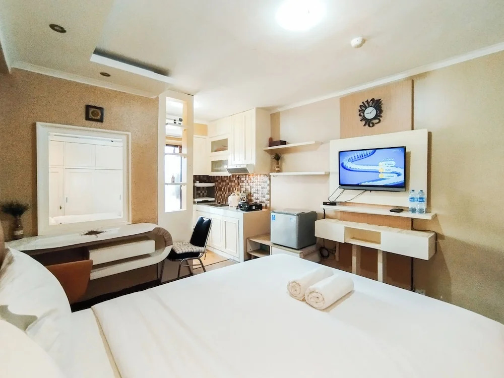 Nice And Comfortable Stay Studio At Gateway Ahmad Yani Cicadas Apartment