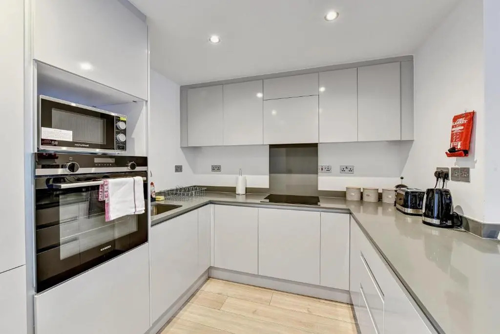 St Martins 2 Bedroom Apartments in Ruislip By 360 Stays