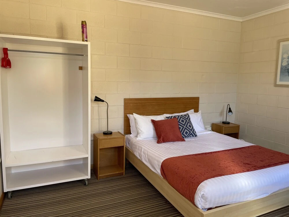 Seaview Holiday Park and  Hostel
