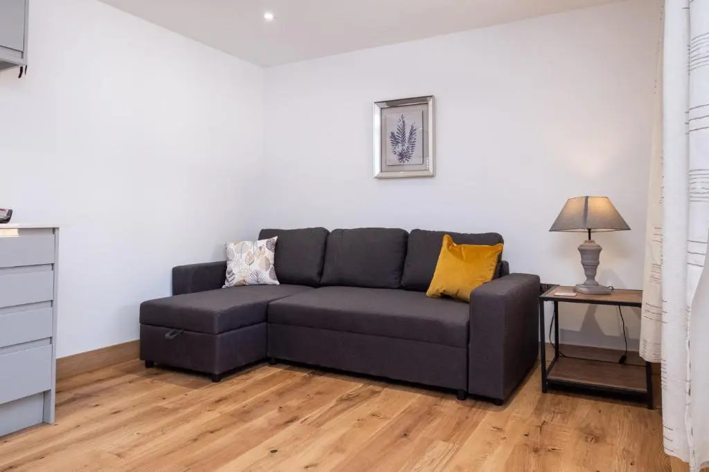 Weeping Willow – Three Tuns Apartments, Pettistree