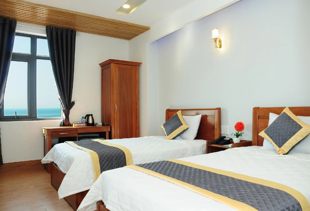 SEASIDE HOTEL
