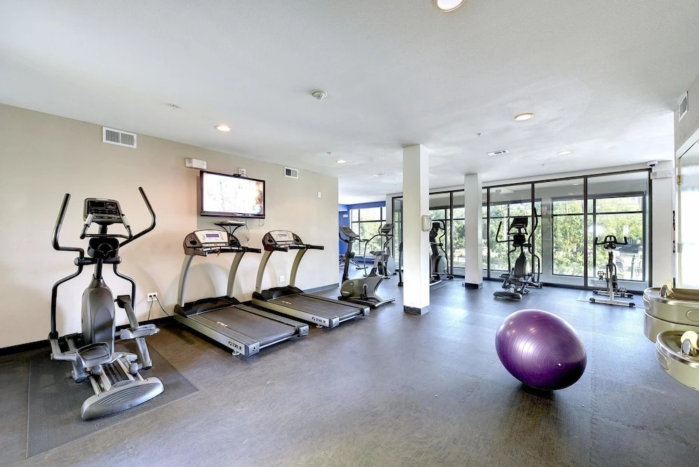 StayLo Luxury 2 Bedroom Apartment