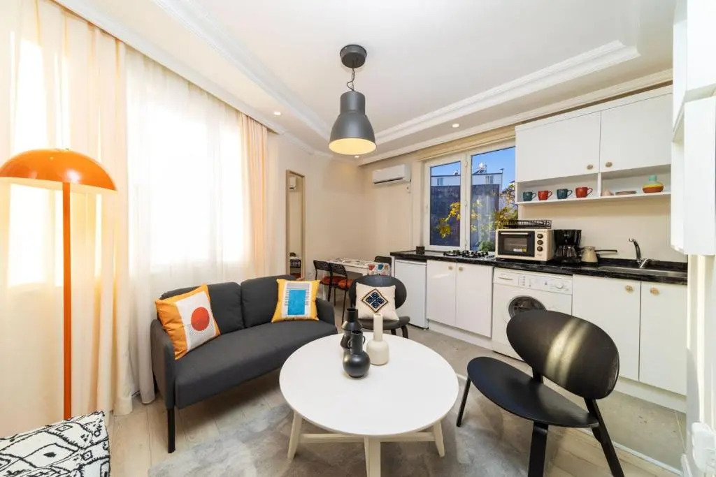 Vibrant and Central Apartment in Muratpasa