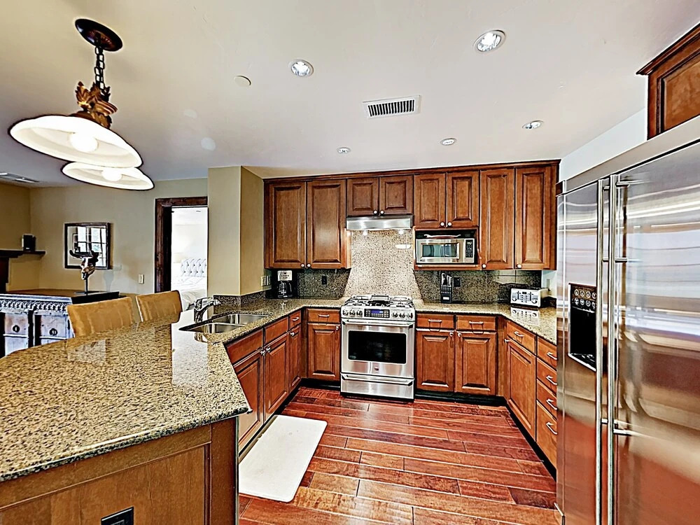 New Listing! Luxe Mountain-view W/ Hot Tubs 3 Bedroom Condo