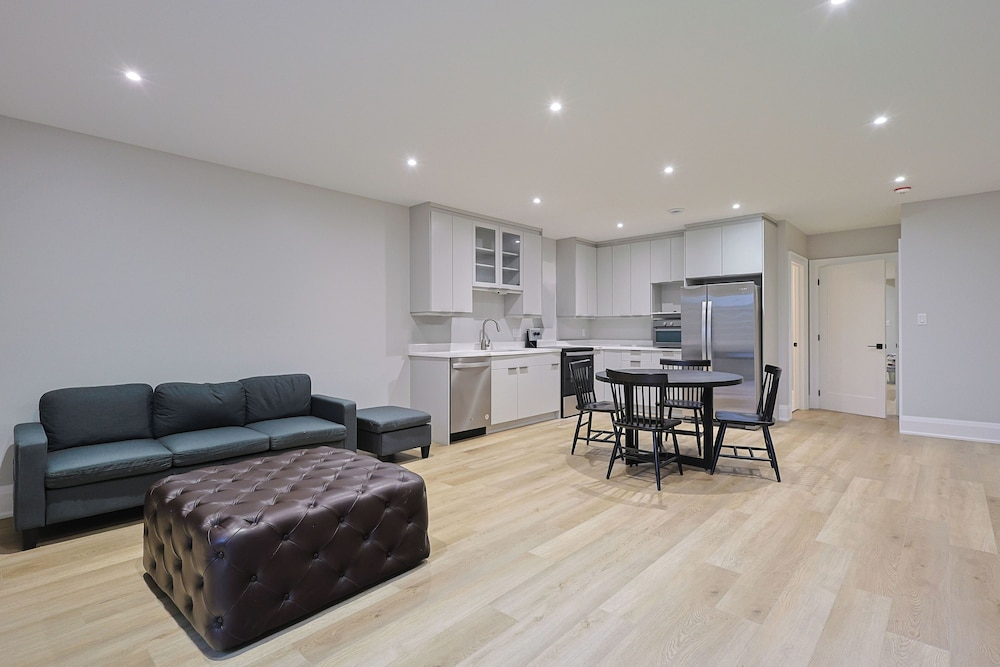 Modern Masterpiece Luxury 6 Bedroom Home
