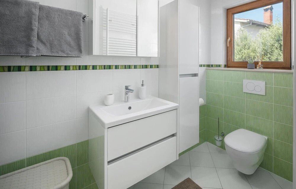 Amazing Home in Rovinj with Hot Tub, WiFi & 2 Bedrooms
