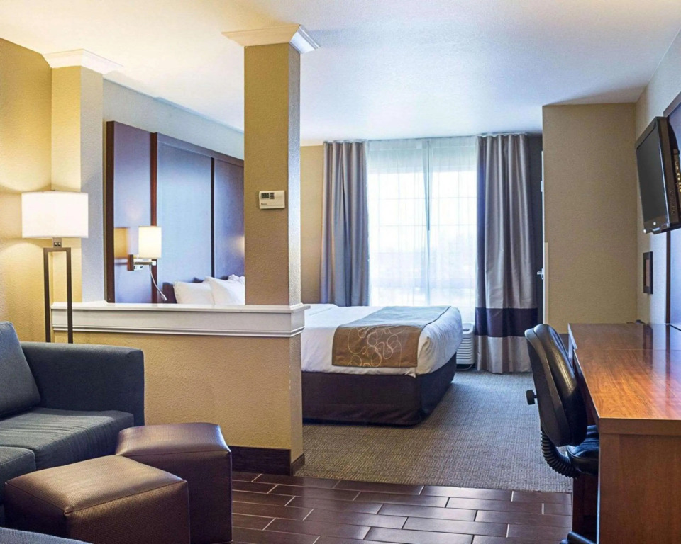 Comfort Suites Minot South