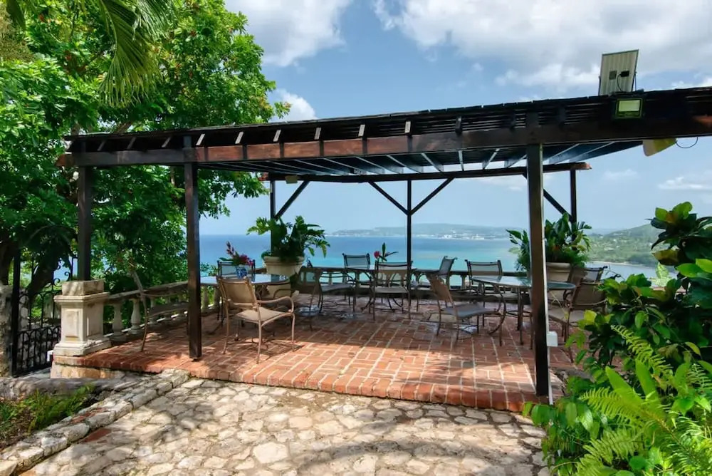 Luxury 8BR Hilltop Villa Sweeping Sea Views Private Pool