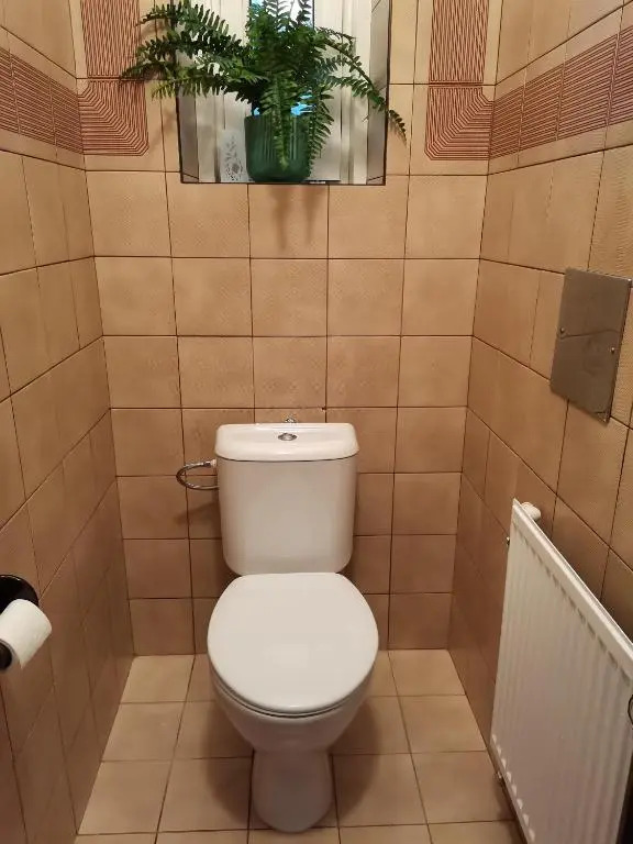 Family apartment with two bathrooms near to city center