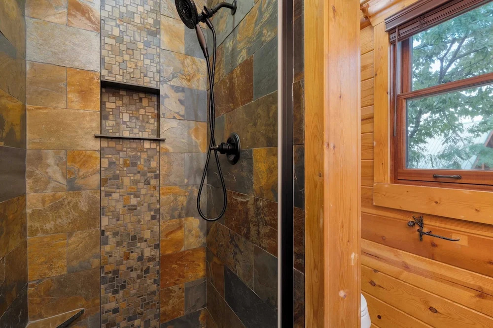 Priddy Secluded by Avantstay Hot Tub + Expansive Deck + Game Room + Home Theater