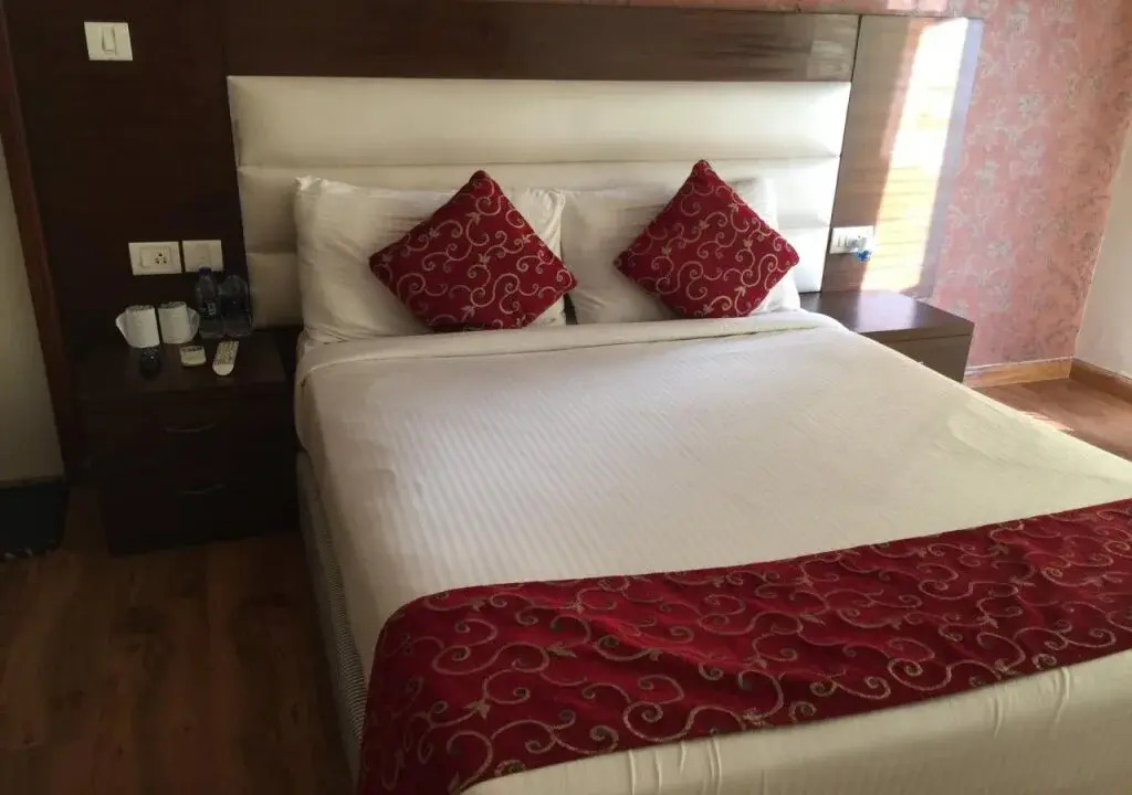 Urban Suites Palm Beach Road