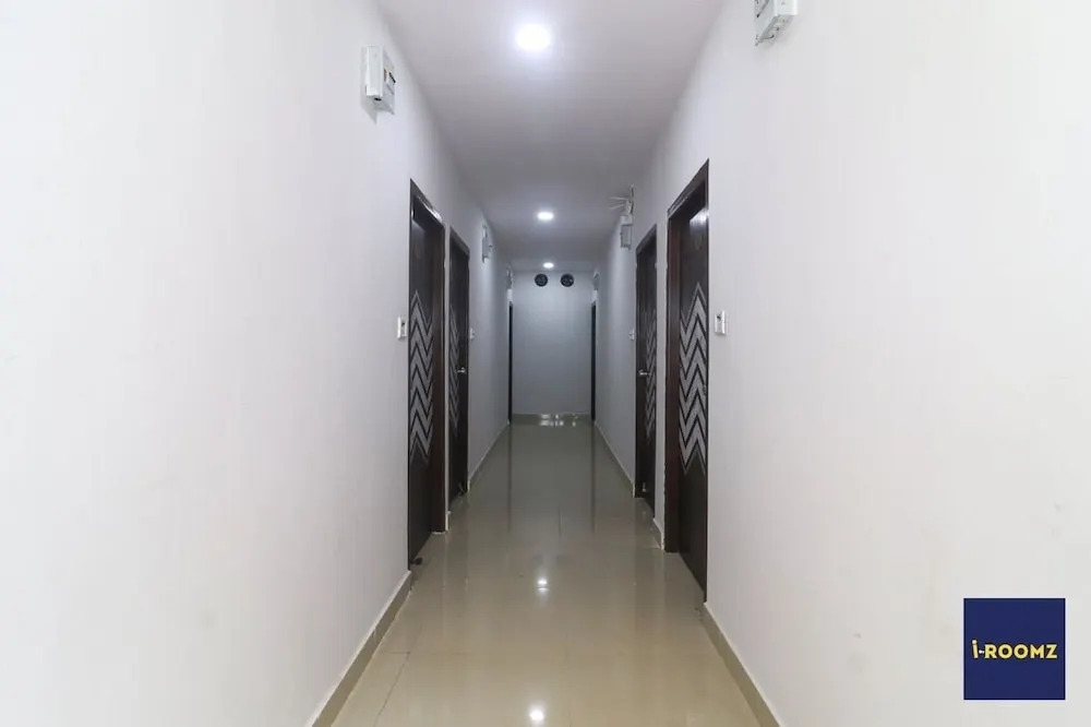 iROOMZ Hotel Galaxy Grand