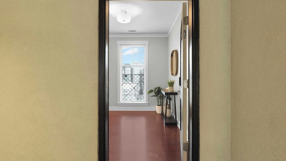 Sleeps 28 4 Suites in Walkable Historic District The Juliette by Avantstay