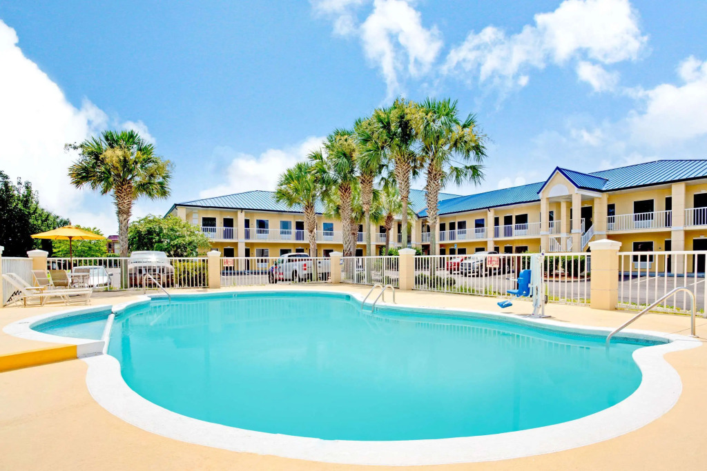 Days Inn by Wyndham Kingsland Naval Base I-95