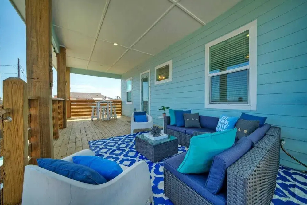 Sleeps 22! 2 Homes Priv Pool, Putting Green, Bar, Deck, Prime Port A Location