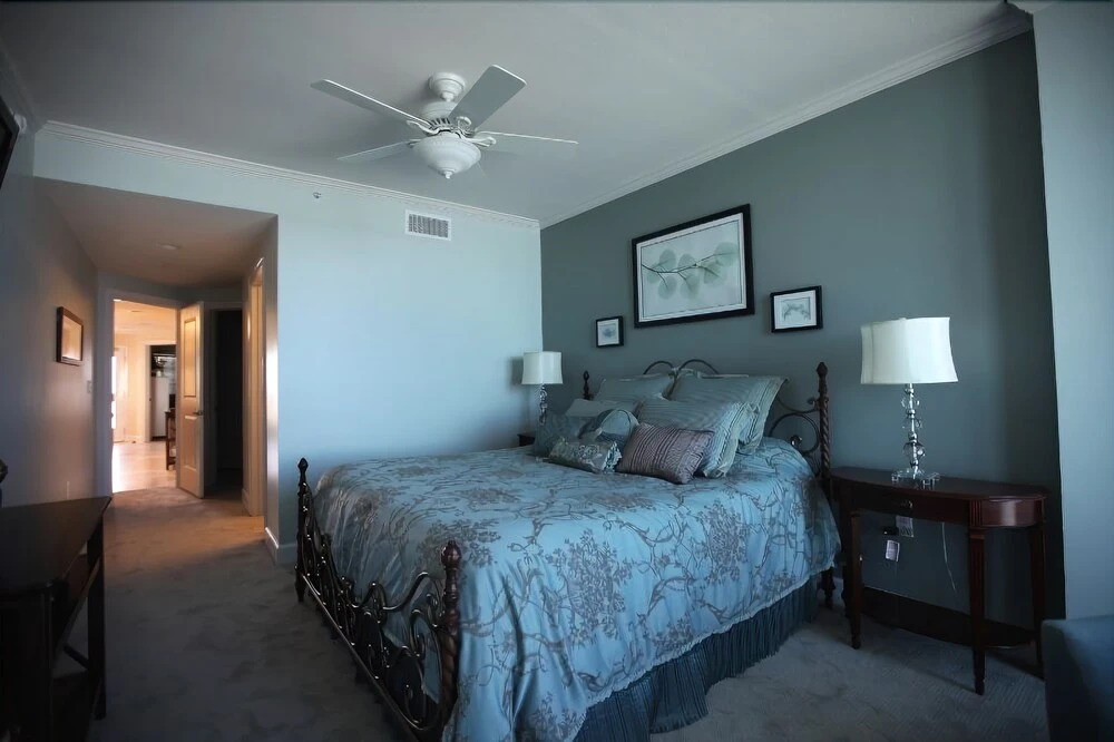 Sea Breeze-Sea Breeze 1002 Penthouse