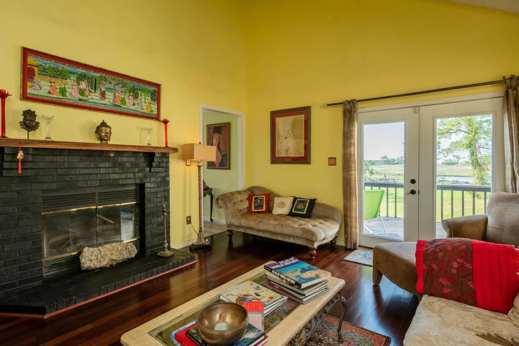 Dockside Paradise by Oak Island Accommodations