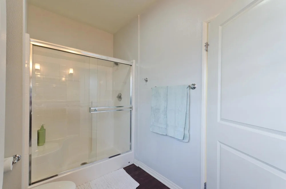 LA009 3 Bedroom Apartment By Senstay