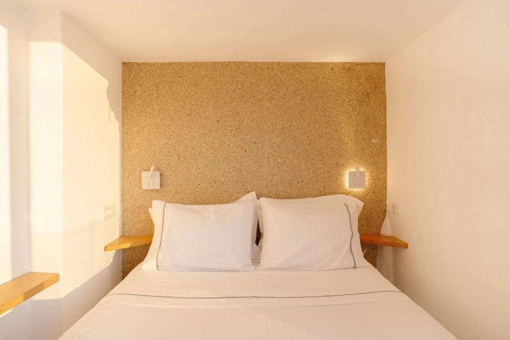 Anemos Cave Suites