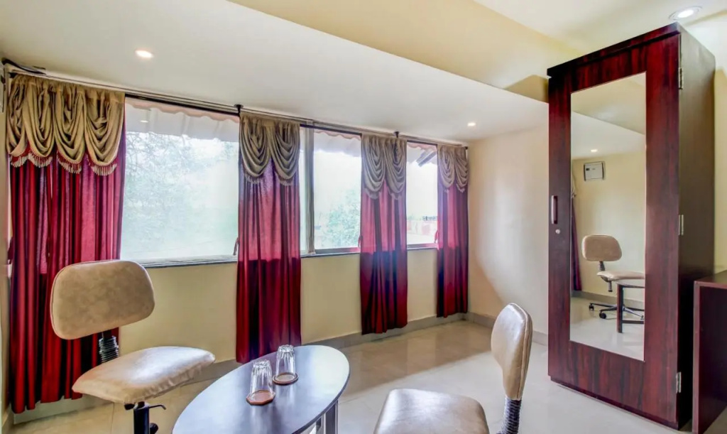 Itsy Hotels Aditya