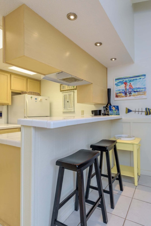1br Resort-style Condo W/ Balcony And Pool 1 Bedroom Condo