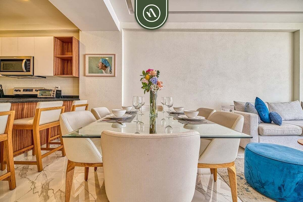 2BR Condo With Private Balcony - Padel Court