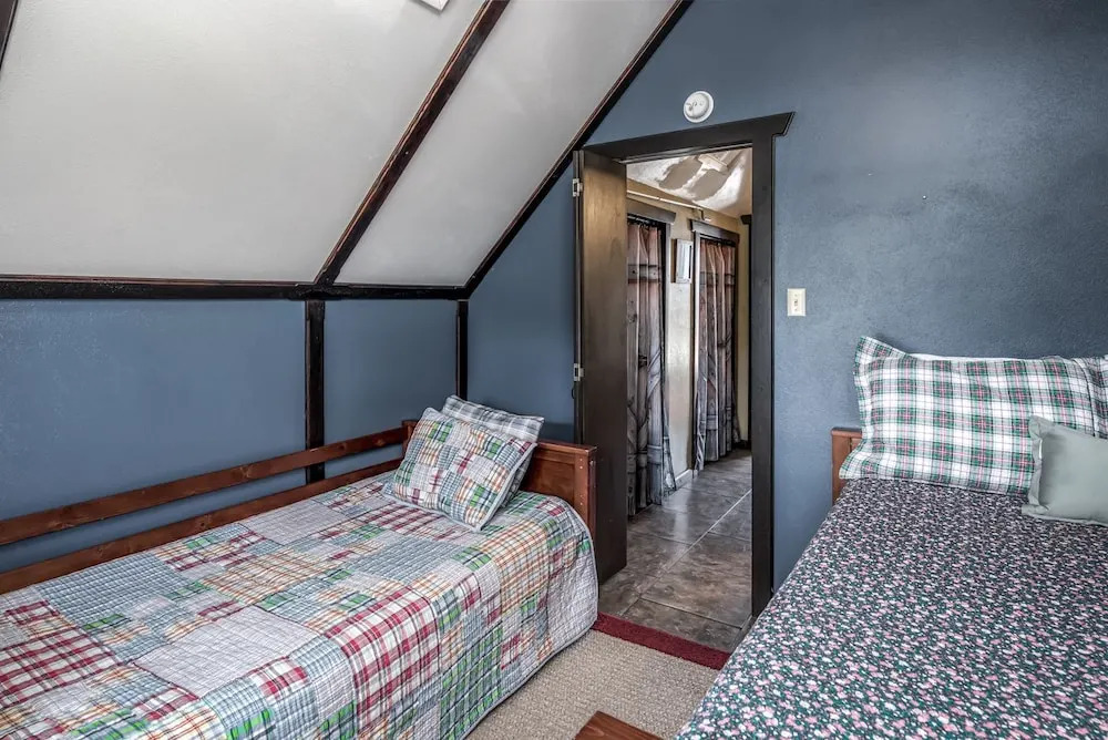 A Frame Acres - Three Bedroom Cabin