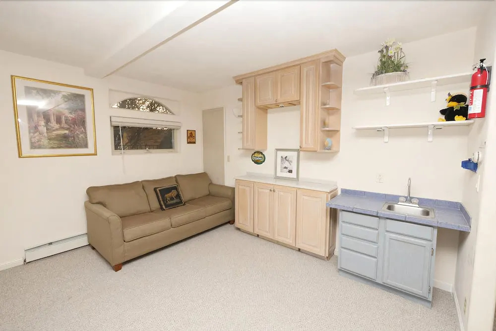 1746 Venice 3 Bedroom Home