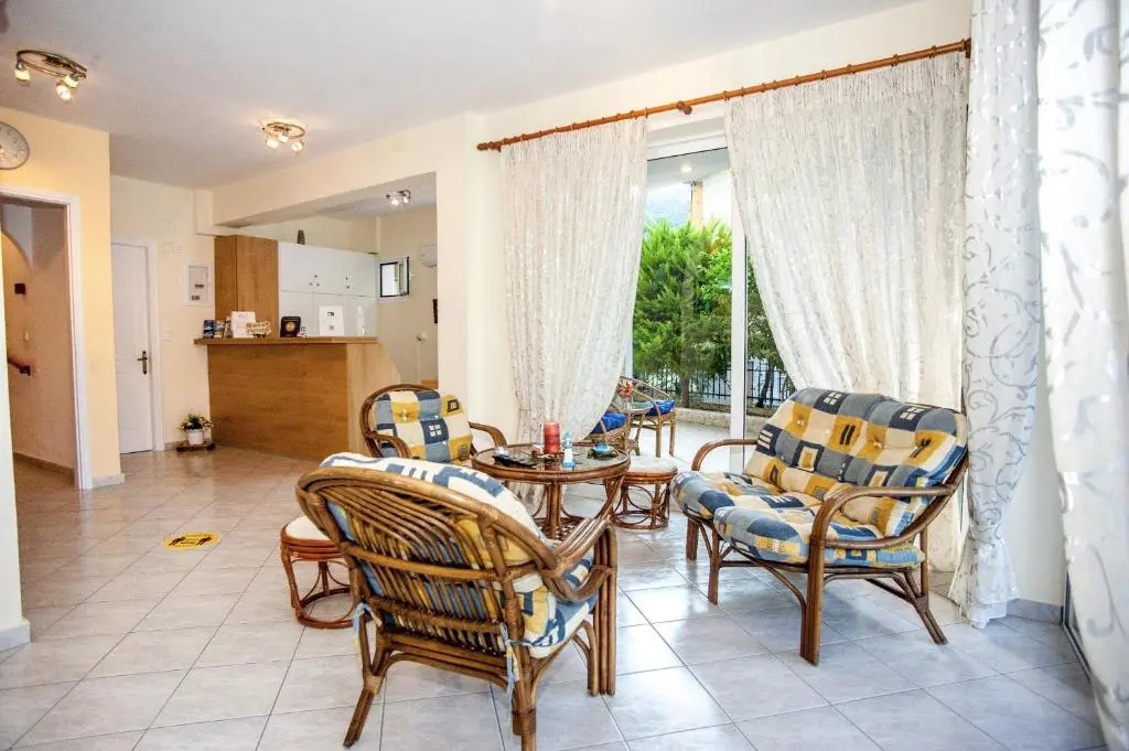 Captain Georgio Apartments