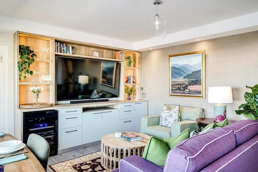 Mouille Point 1 Bed w Sea Views Skyshore Apartment