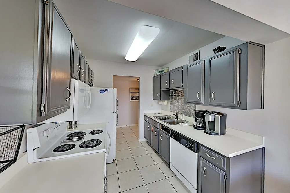 542nd98c 2 Bedroom Condo