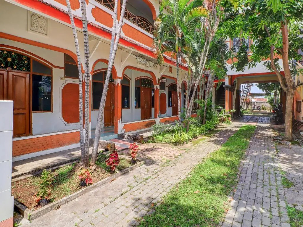 OYO 91042 Hawaina Hotel