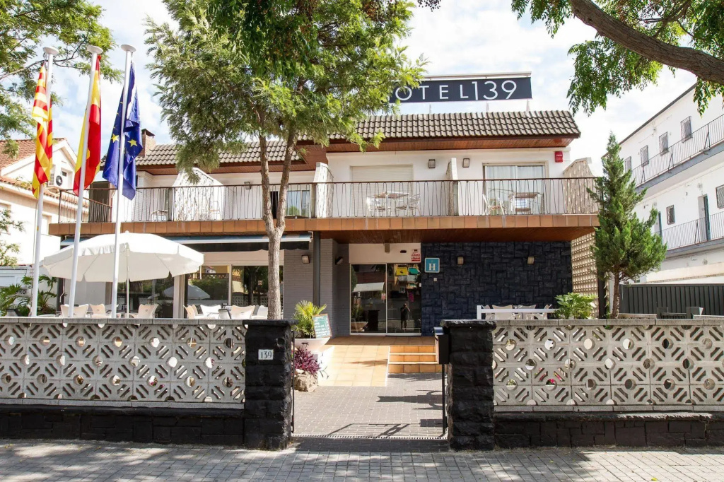 Hotel 139
