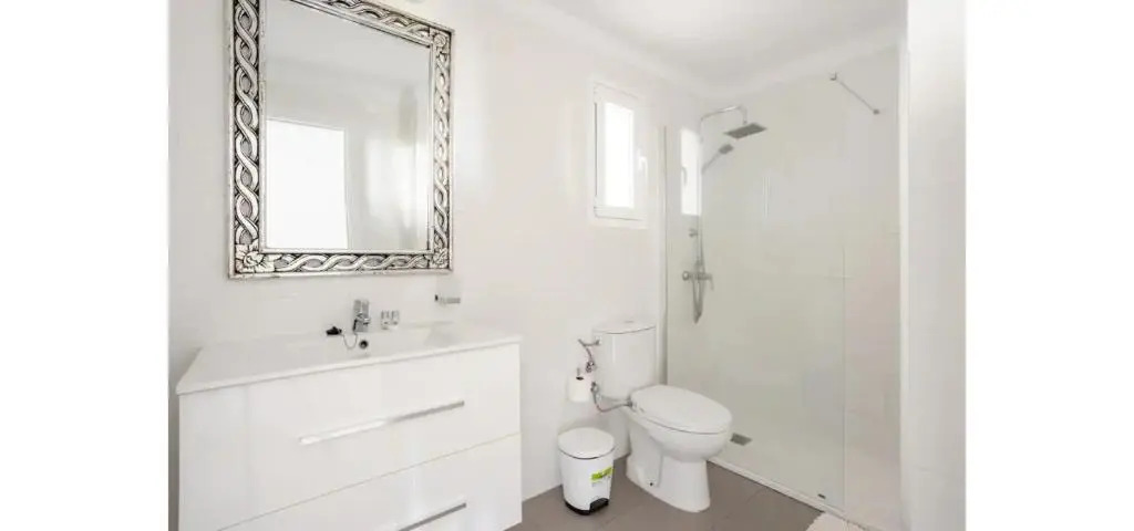 Casa Krisma, Fabulous Modern Spacious 2 bedrooms apartment, Remote Work, Fast WIFI, Parking and AC