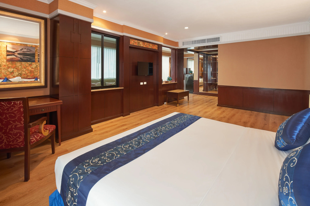 Floral Hotel  Dolphin Circle Pattaya